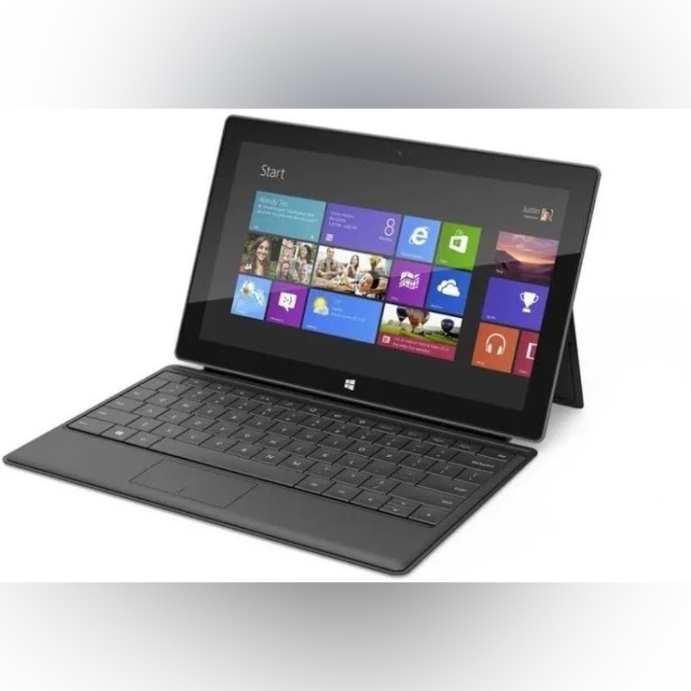 Windows 32 GB Surface Tablet with keyboard